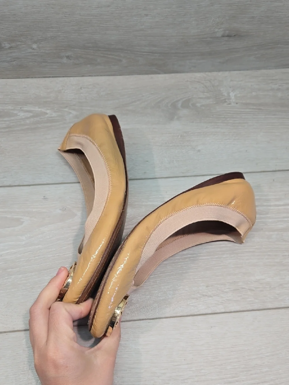 Tory Burch Nude Gold Logo Patent Leather Ballet Flats Shoes Sz 9M